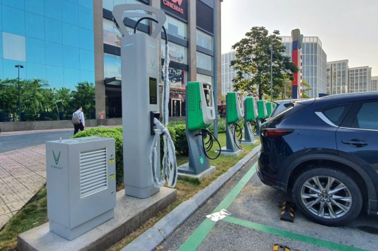 Trạm xạc xe ô tô điện công cộng