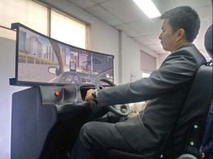 Học lái xe ô tô bằng cabin
