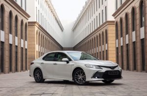 Giá xe ô tô Toyota Camry 2022