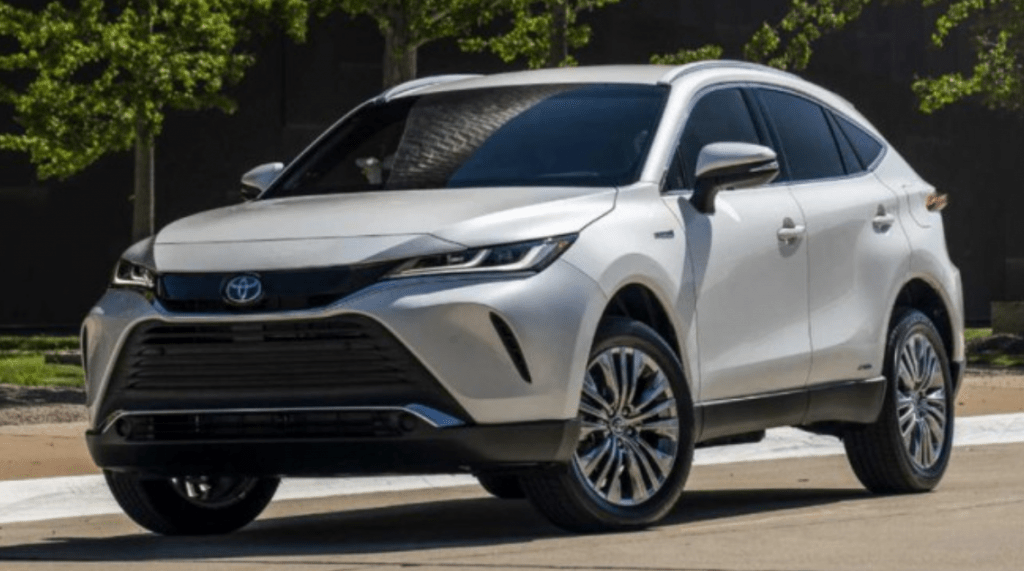 Xe SUV hạng trung Toyota Venza 2022