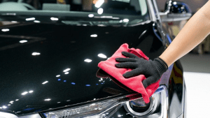 Vệ sinh xe ô tô thường xuyên